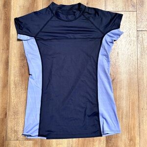 Patagonia women’s rash guard, size m